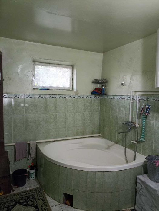 Продаётся квартира. 3-х комнатная. 2-этаж.