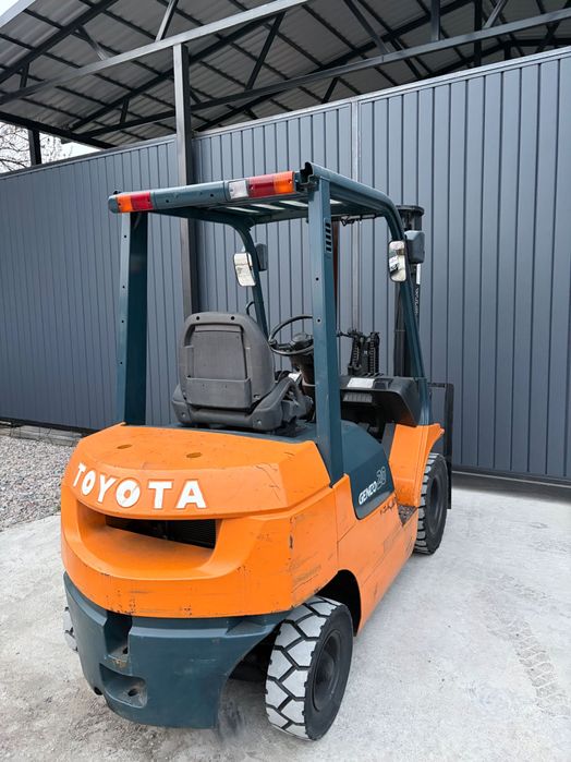 Вилочный Погрузчик Toyota 7FG20