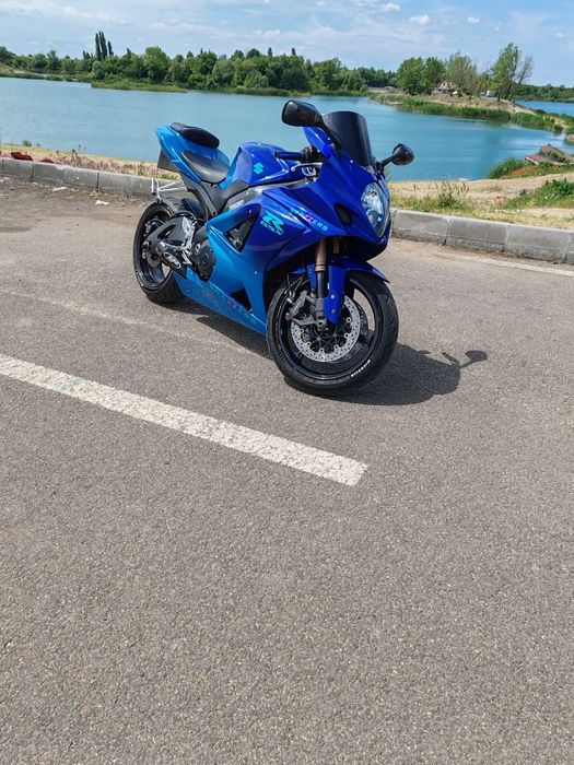 Vând Suzuki gsxr 1000 k7