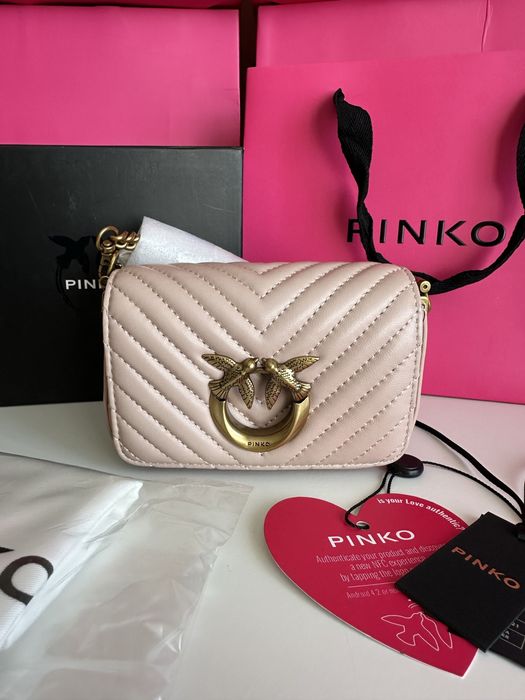 Чисто нови чантички Pinko Micro Love Click Bag