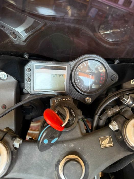 Motocicleta HONDA CBR F4I