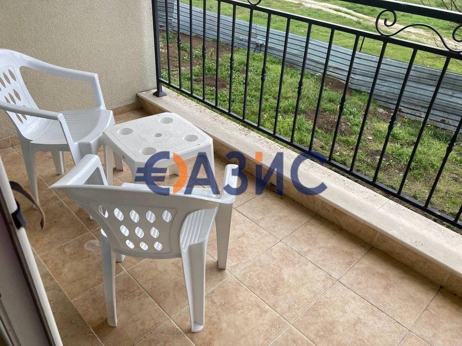 Продава се Двустаен апартамент в к.к. Слънчев бряг - 61 кв.м за 661 €/кв.м - Снимка #12