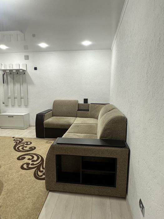 Сдам 2х комнатную Квартиру Посутчно