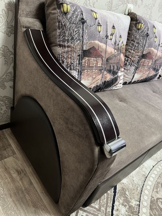 Продам диван в хорошем состоянии