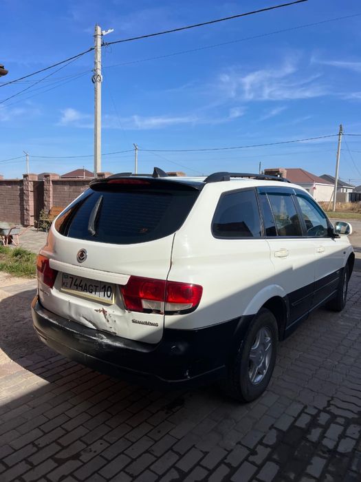 Автомобиль SsangYong