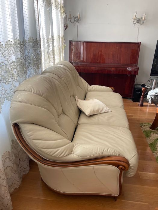 Два дивана и фотьойл