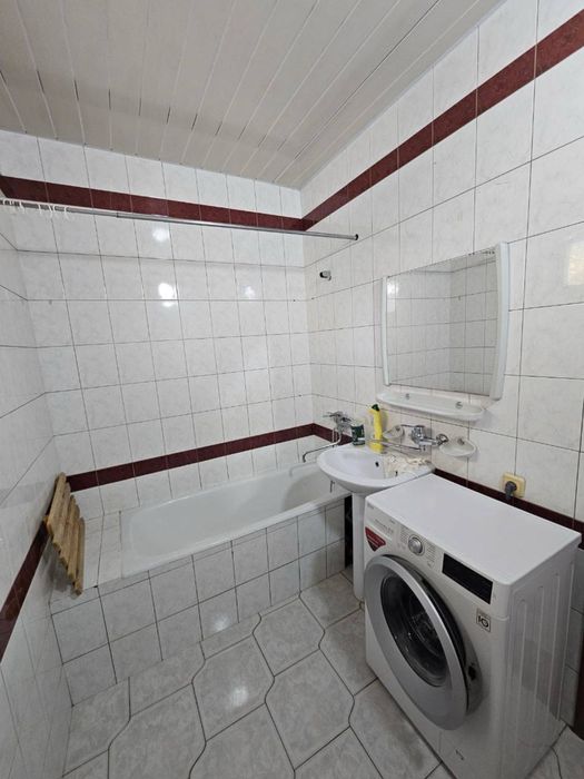 Буюк Ипак Йули 3/3/4 Банковская Поленова М.Горький Буз-Базар