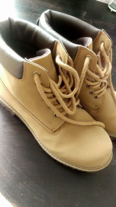 Зимни обувки тип боти 40 номер