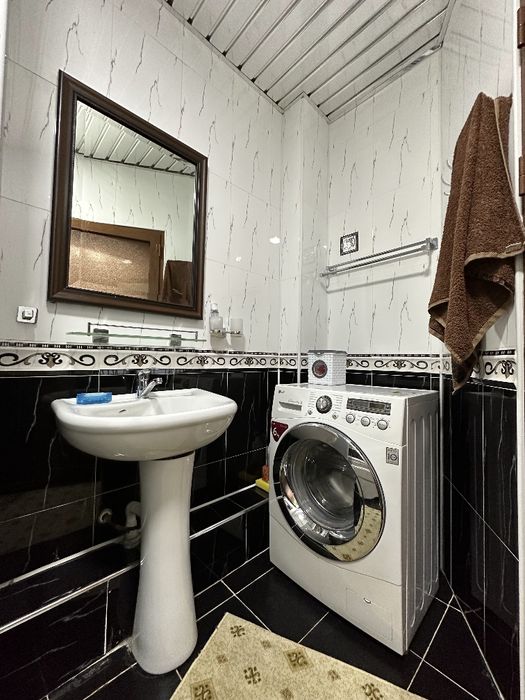 Айбек метро 3 хонали квартира арендага берамиз.