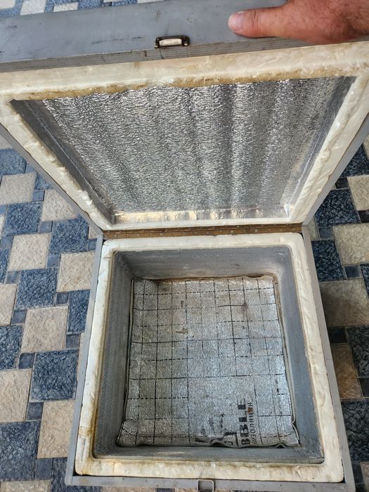 Термоящик холодильник в отличном состояниидля хранения продуктов на ры