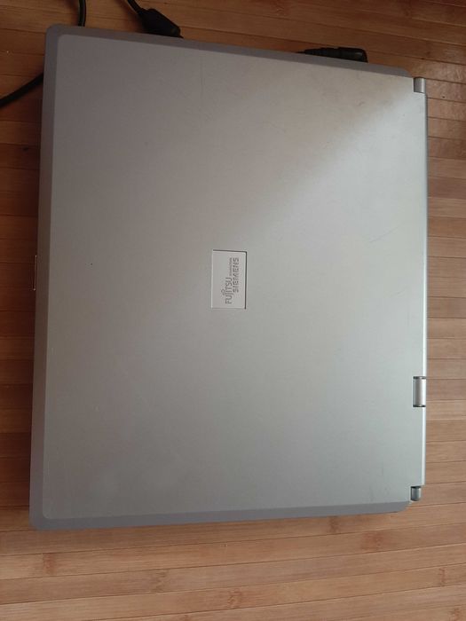 Лаптоп Siemens и Лаптоп Toshiba