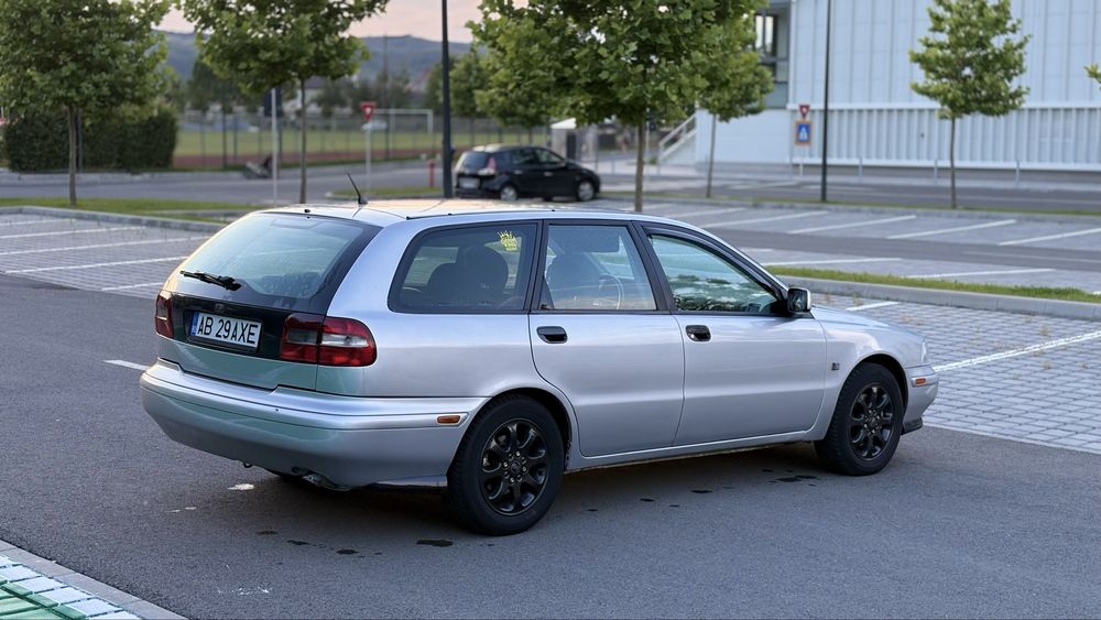 Volvo v40 1.9d revopsit/plafon instelat