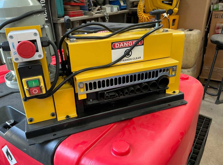 Masina de dezizolat cabluri