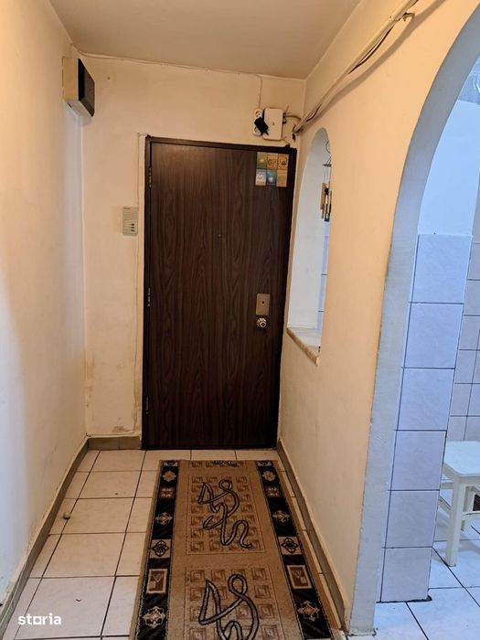 Apartament 3 camere de vanzare , Carpati 2 , parter , 83.900 euro neg.