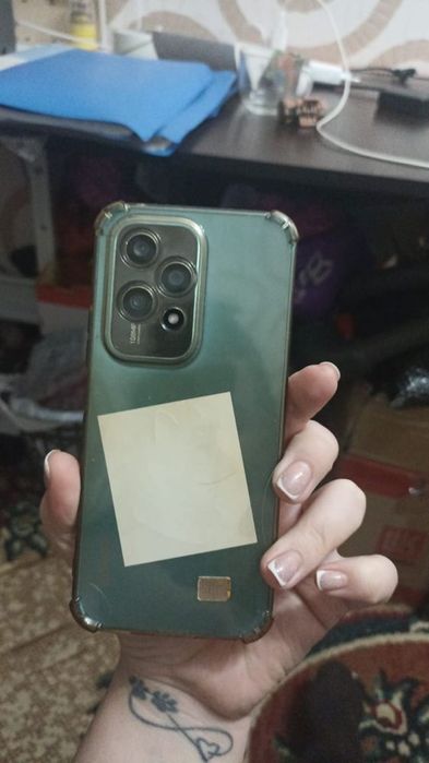 Продам телефон  хонор