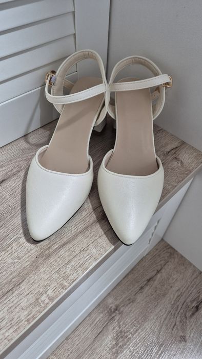 Очень красивые туфли 33 размера