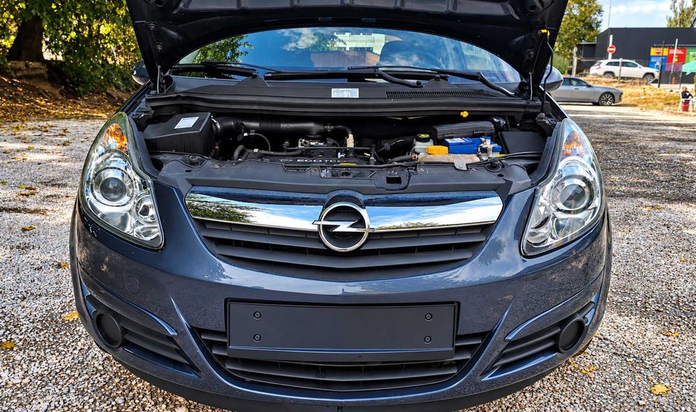 Opel Corsa 1.4 бензин, 90 к.с., 2008 г.