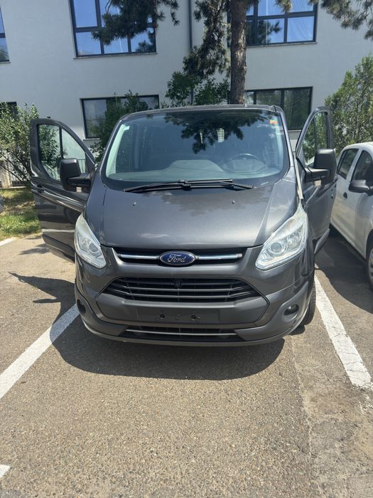 Ford tranzit CUSTOM an 2017 luna 09