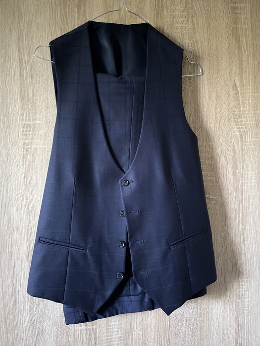 Костюм Carducci 3 части размер 48 Slim fit