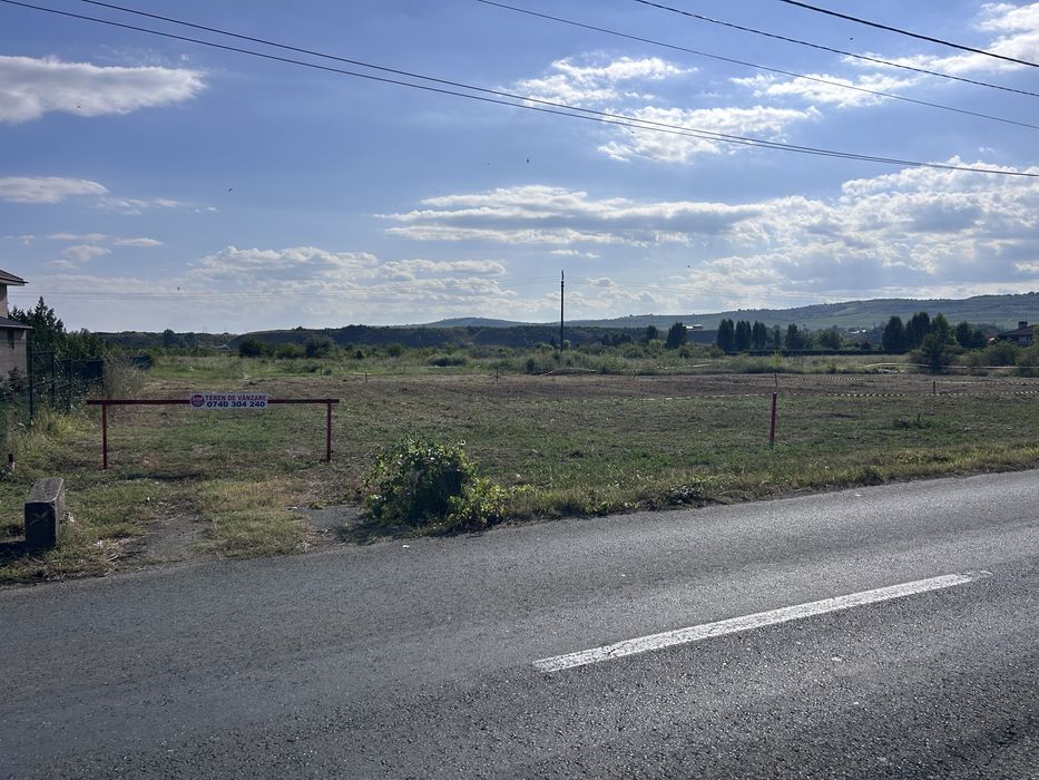 Teren intravilan în zonă rezidențială – 1.200 mp, gaze, apă , curent și iluminat public