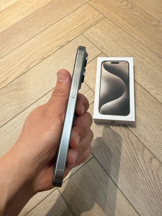 Продам Iphone 15 pro