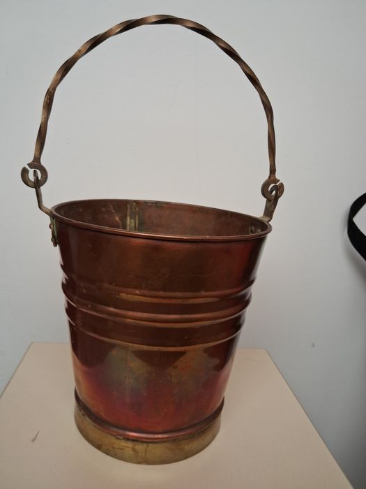 Galeata cupru provenienta Germania