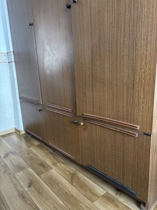 Продам шкаф 15 тысяч