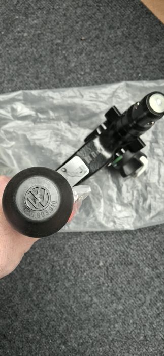 Чисто Нов Оригинален  Автоматичен теглич с 2 ключа  на марката Oris