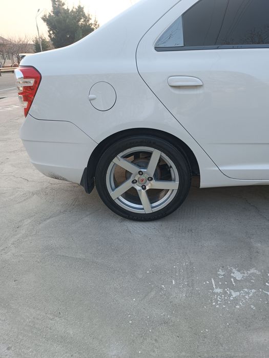 Vossen Diska Balon 215 50 R17 Holati Yaxshi