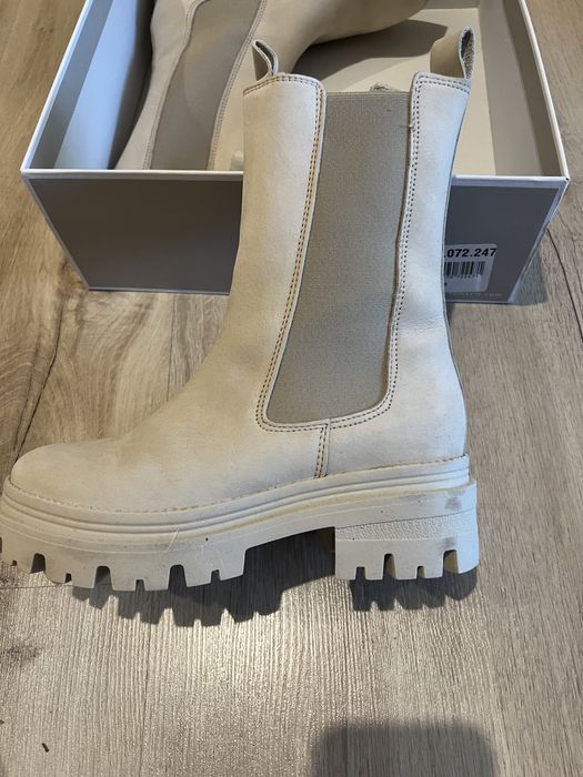 Продавам дамски боти Tamaris