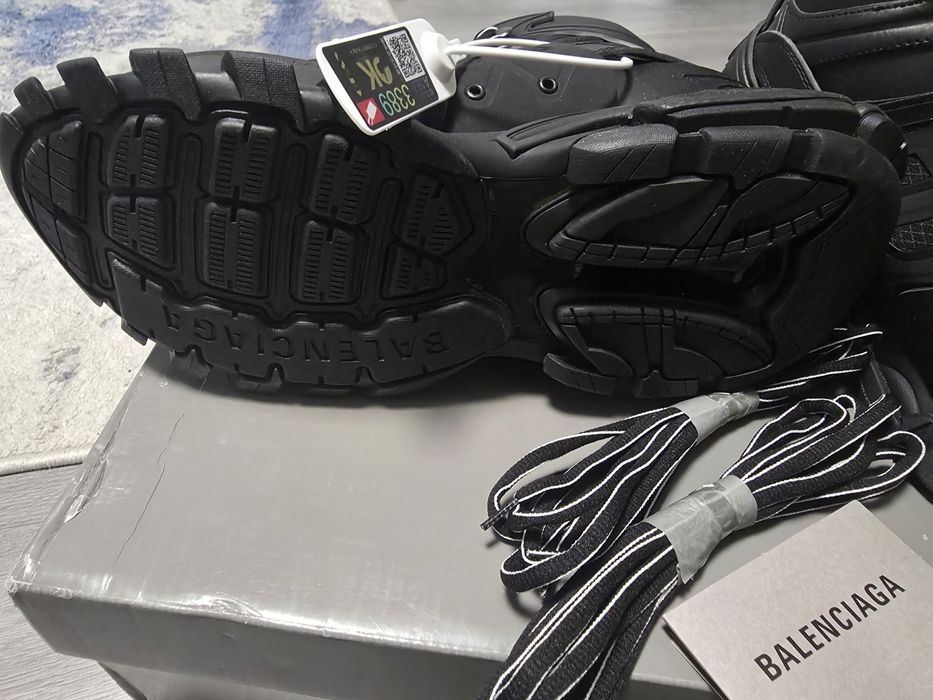 Adidasi Balenciaga  42