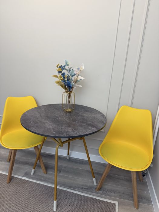 Продам комплект стол стулья