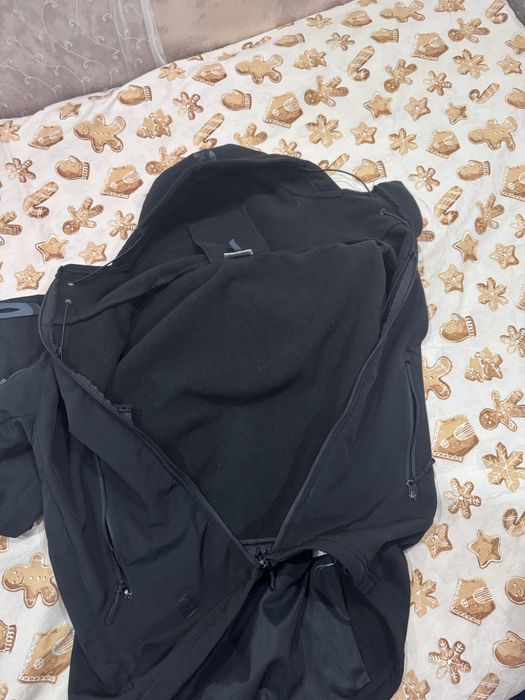 Тактическо яке много добре носено е около 11 пъти има забележка