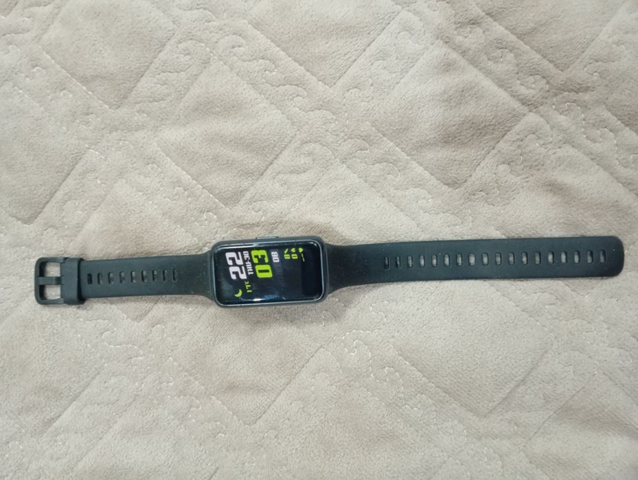 Продам фитнес браслет Huawei Band 7