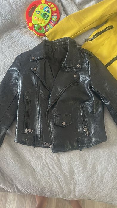 Продам косухи размер s