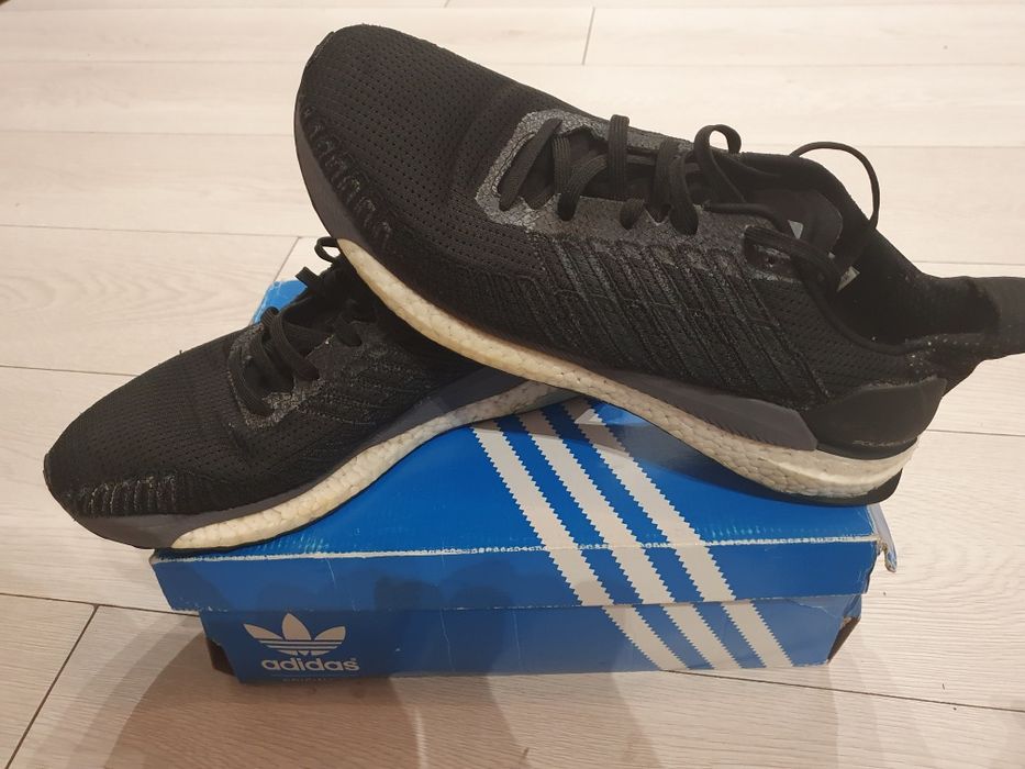 Adidas  Boost  second hand nr 46 originali in cutie