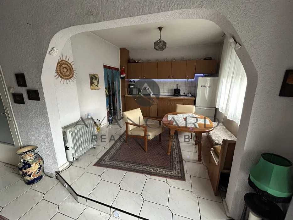 Продава се Тристаен апартамент в Пловдив, Тракия - 87 кв.м за 879 €/кв.м - Снимка #2