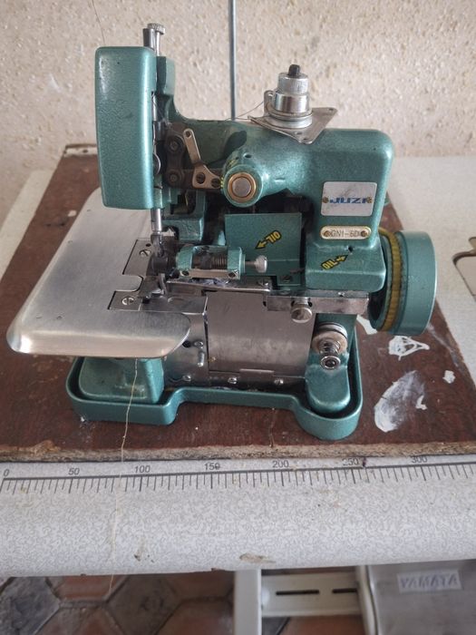 Машинка ,оверлог