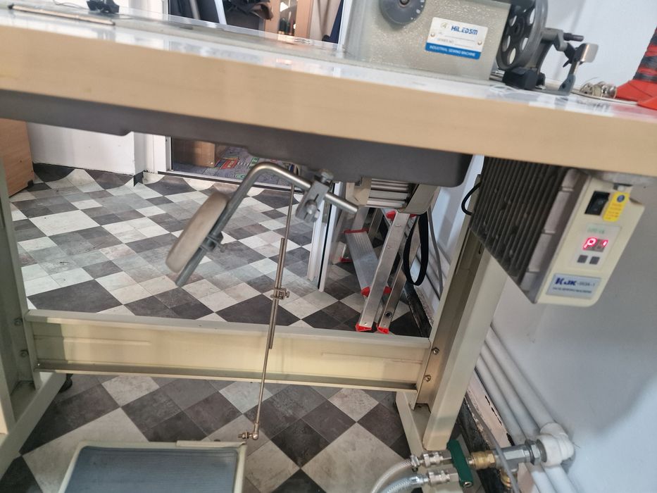 Masina de cusut 2 ace