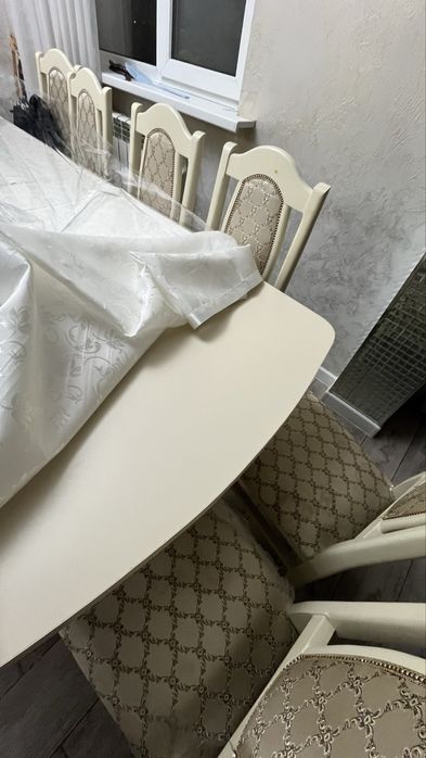 Стол и стулья. продам не дорого