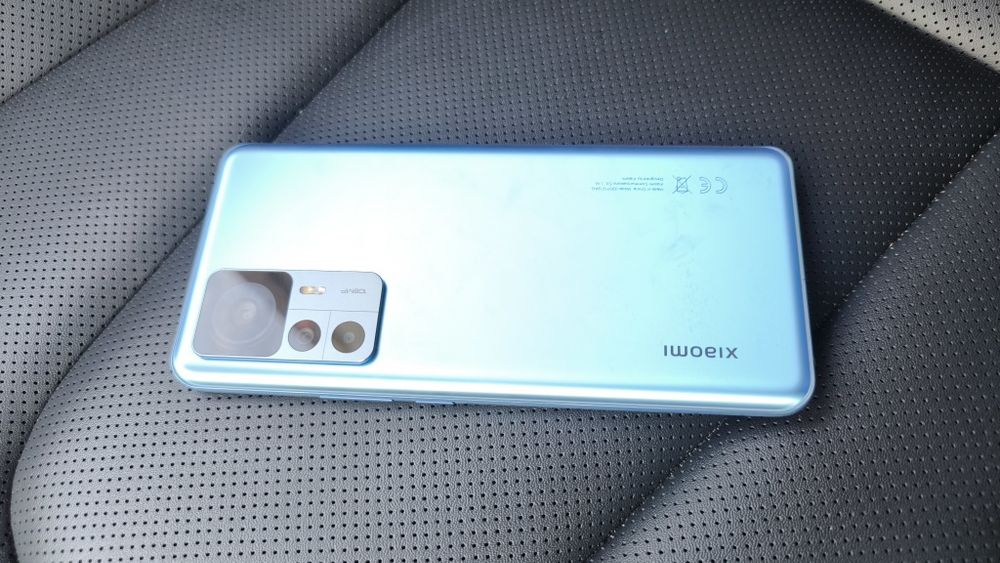Игровой , двухсимочный Xiaomi 12 T .