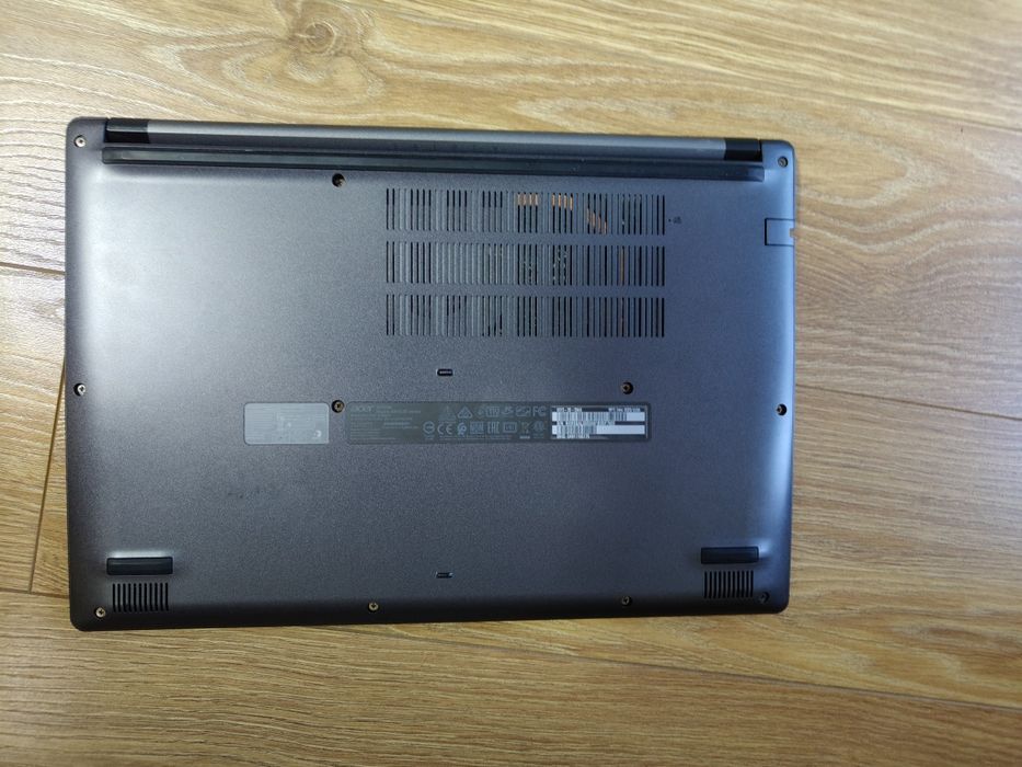 Laptop Acer i5 gen 10 / 4 GB RAM / Ssd  256 gb