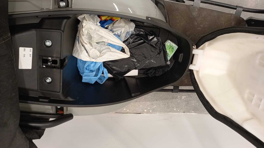 Scuter electric nou, impecabil,autonomie mare,