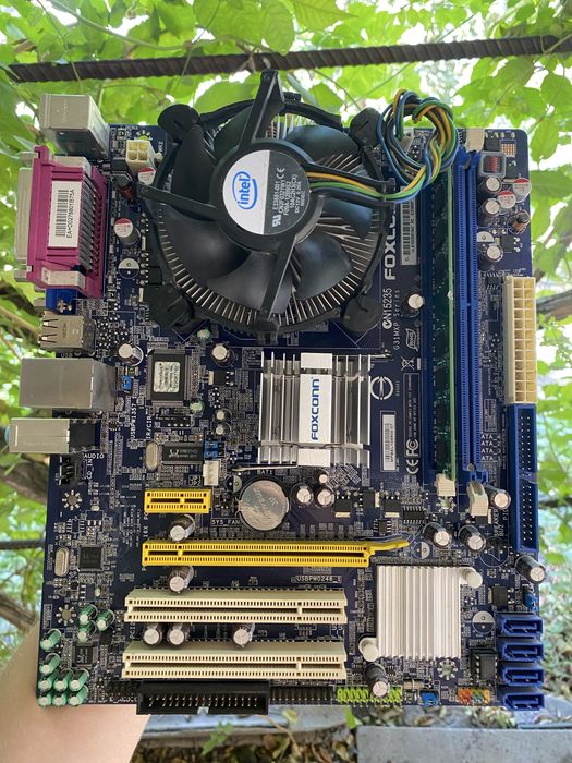 Комплект для ПК  (Foxconn + Core 2 Duo + 2GB DDR2)