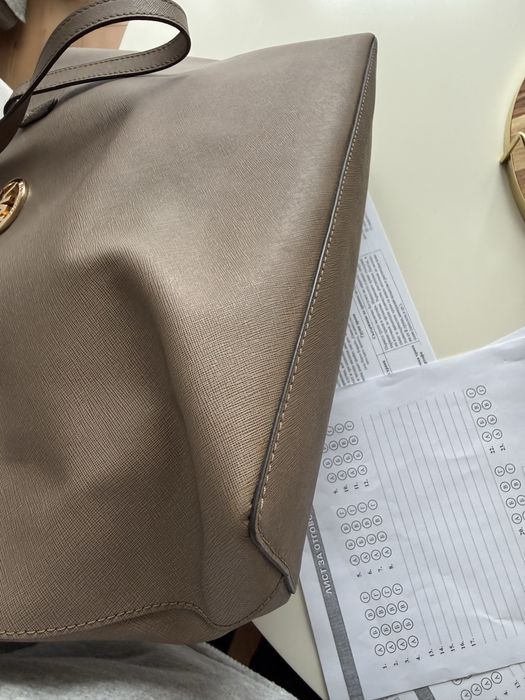 Michael kors чанта