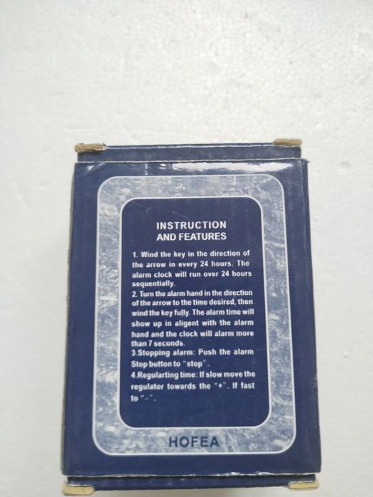 Чисто нов механичен настолен часовник