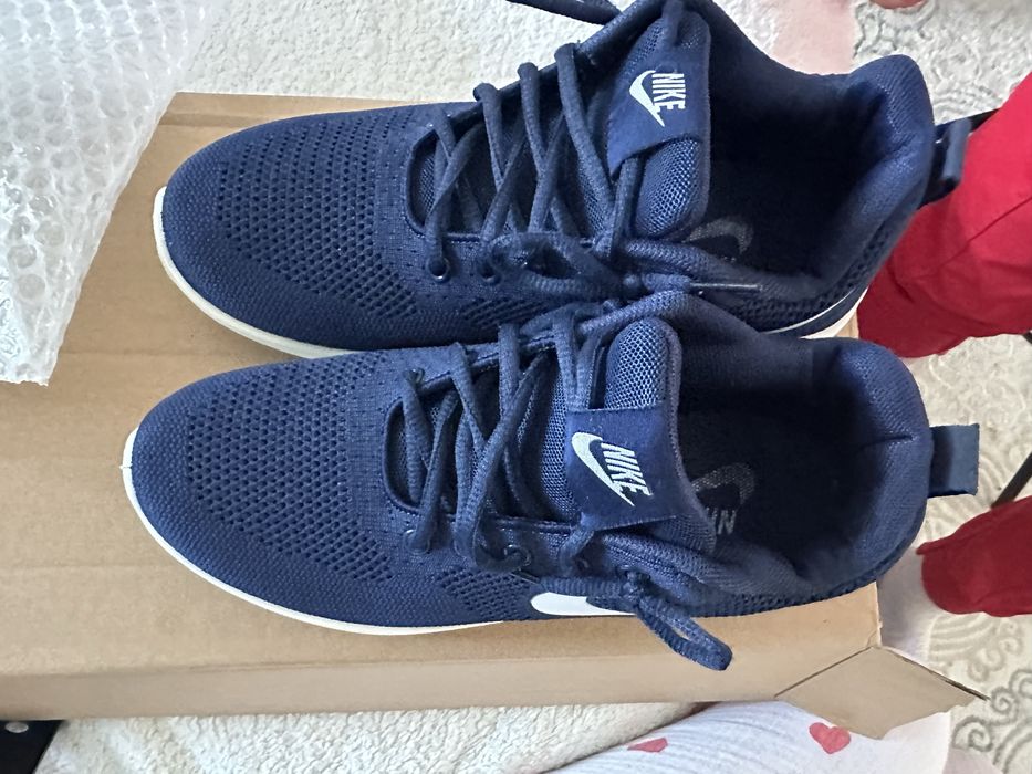 Кроссовки Nike 39