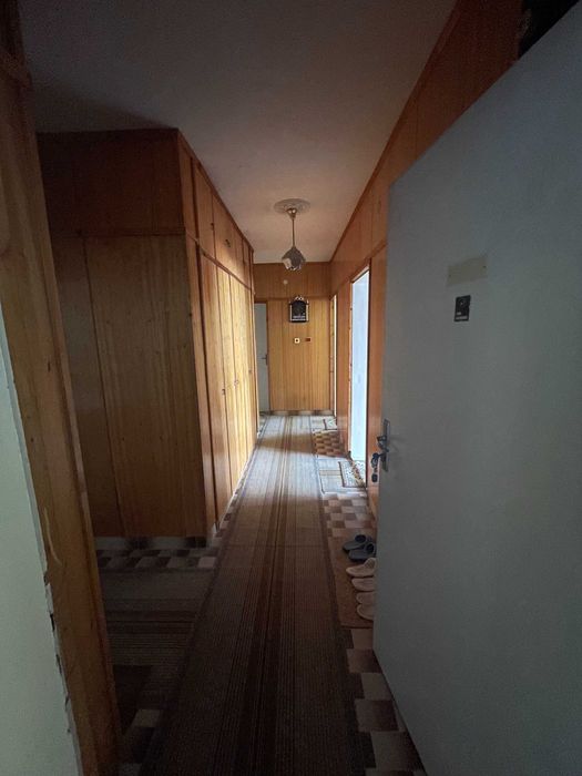 Продава се Многостаен апартамент в Гулянци - 215 кв.м за 466 €/кв.м - Снимка #2