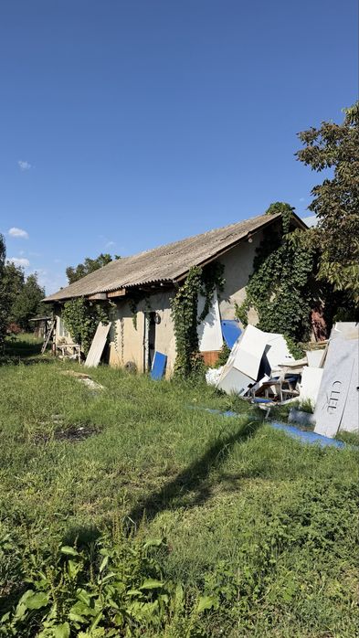 Teren intravilan de vanzare, situat pe strada principala