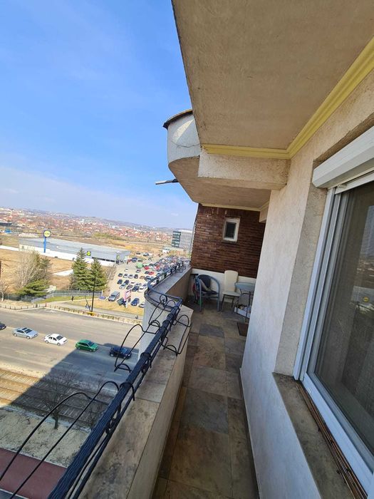 Vând apartament cu 3 camere tip D vis a vis de Lotus Oradea